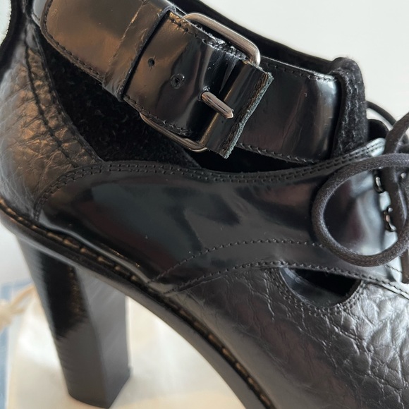 ❤️ SOLD ❤️ Authentic Balenciaga Black Leather Block Heel Lace Up Boots - Picture 3 of 8